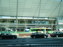 140401Tyo Stn busterminal.JPG