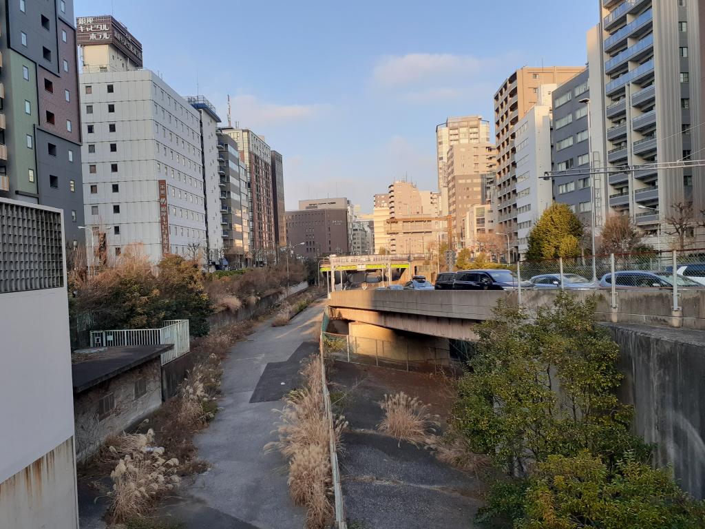  在築地川遺址上行駛的高速公路之謎