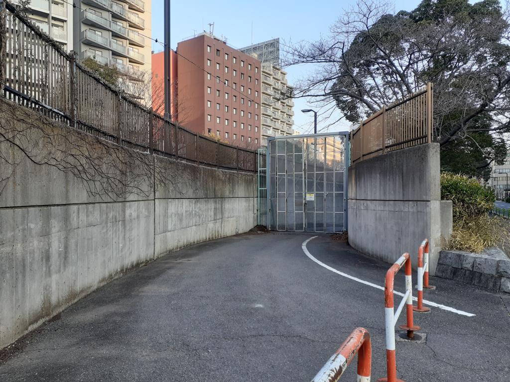  在築地川遺址上行駛的高速公路之謎