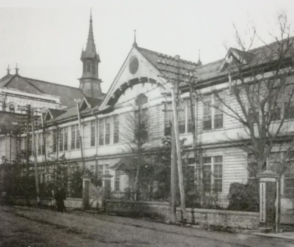 1911年(1911年)東京市立京橋簡易圖書館開館京橋圖書館的亞由美和地區資料室
　～中央區立京橋圖書館～