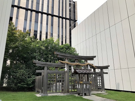  秋旻銀座的天空神社