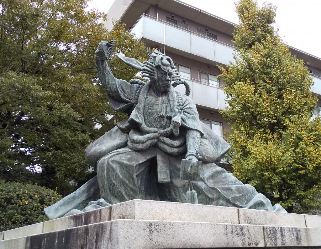  淺草寺《九世市川團十郎像-暫》和浜町綠道《勸進帳的弁慶像》