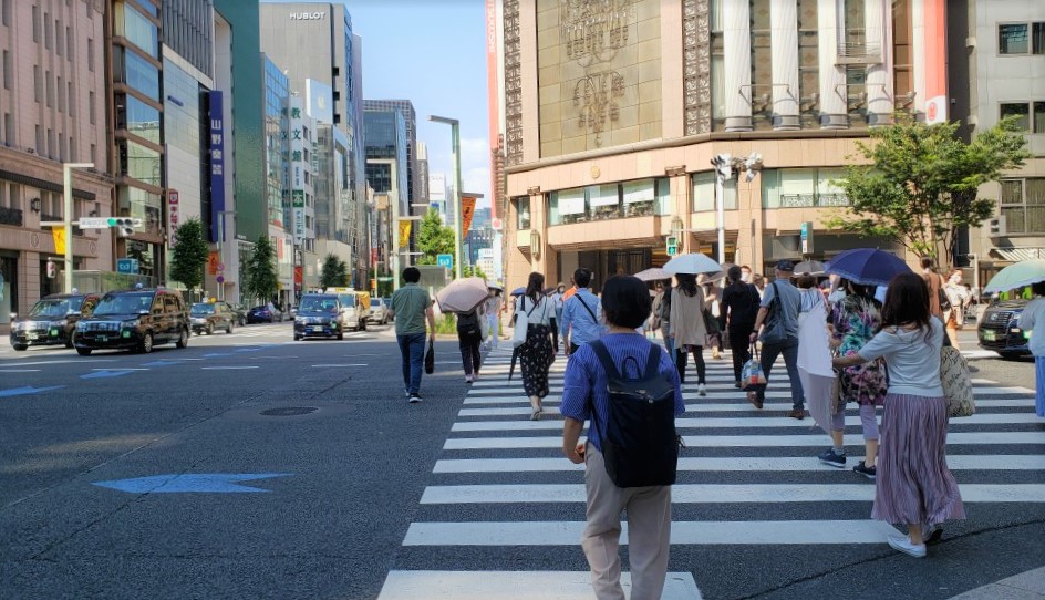  獅子和銀座四丁目十字路口