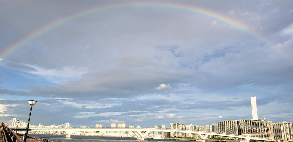  東京奧運會·殘奧會2020大會選手村出現了巨大的彩虹。