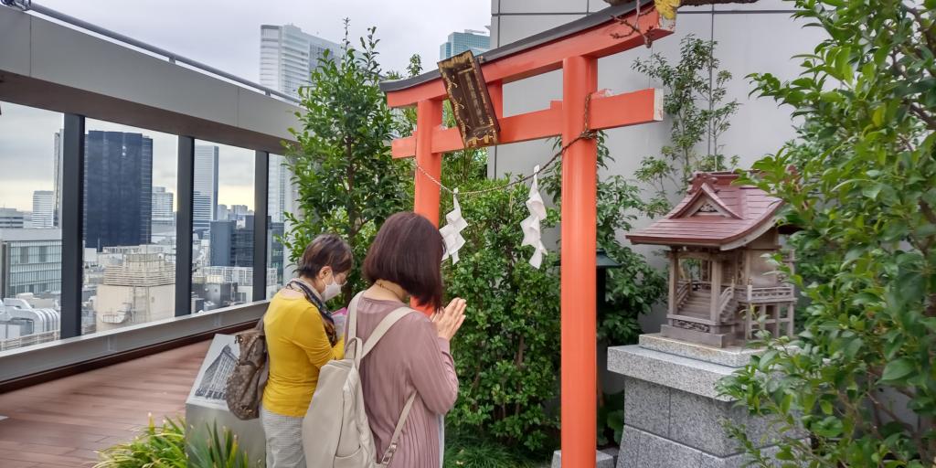 護稻荷神社在銀座西克斯的屋頂上巡遊鎮座銀座八丁神社　