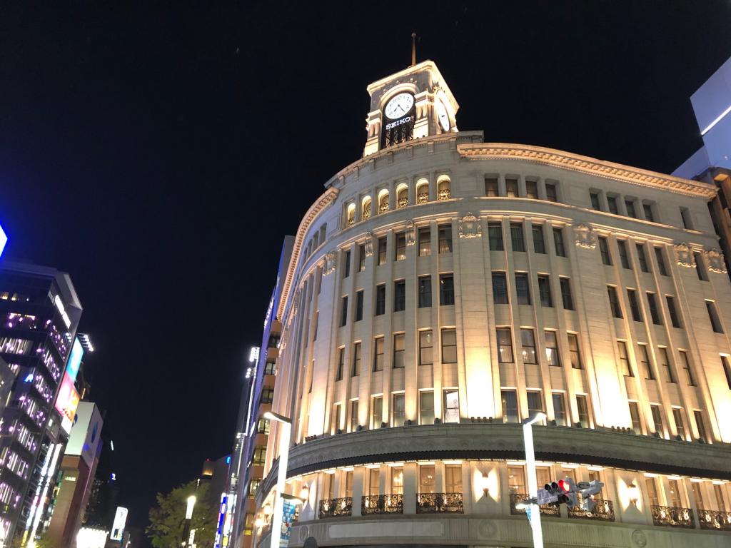 和光本館(舊服部鐘錶店總部大樓)晚上的中央區:燈光巡遊