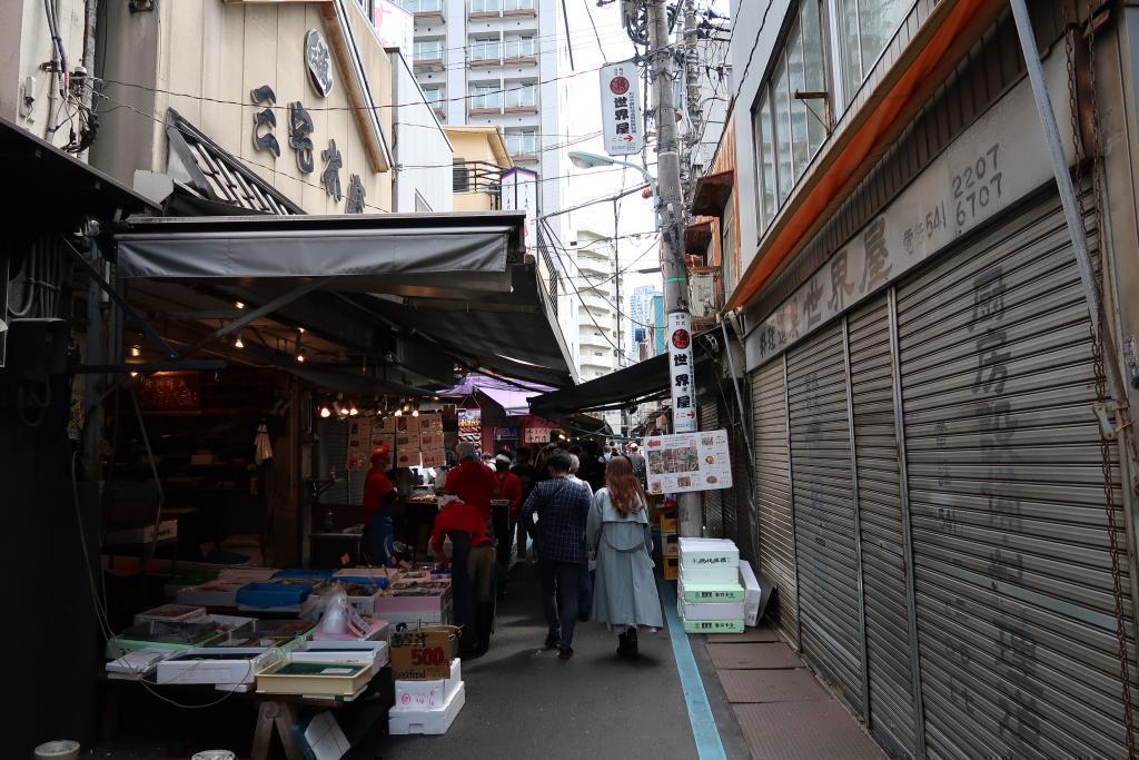 熱鬧的築地場外市場
 中央區胡同裡探險系列【築地場外市場篇】