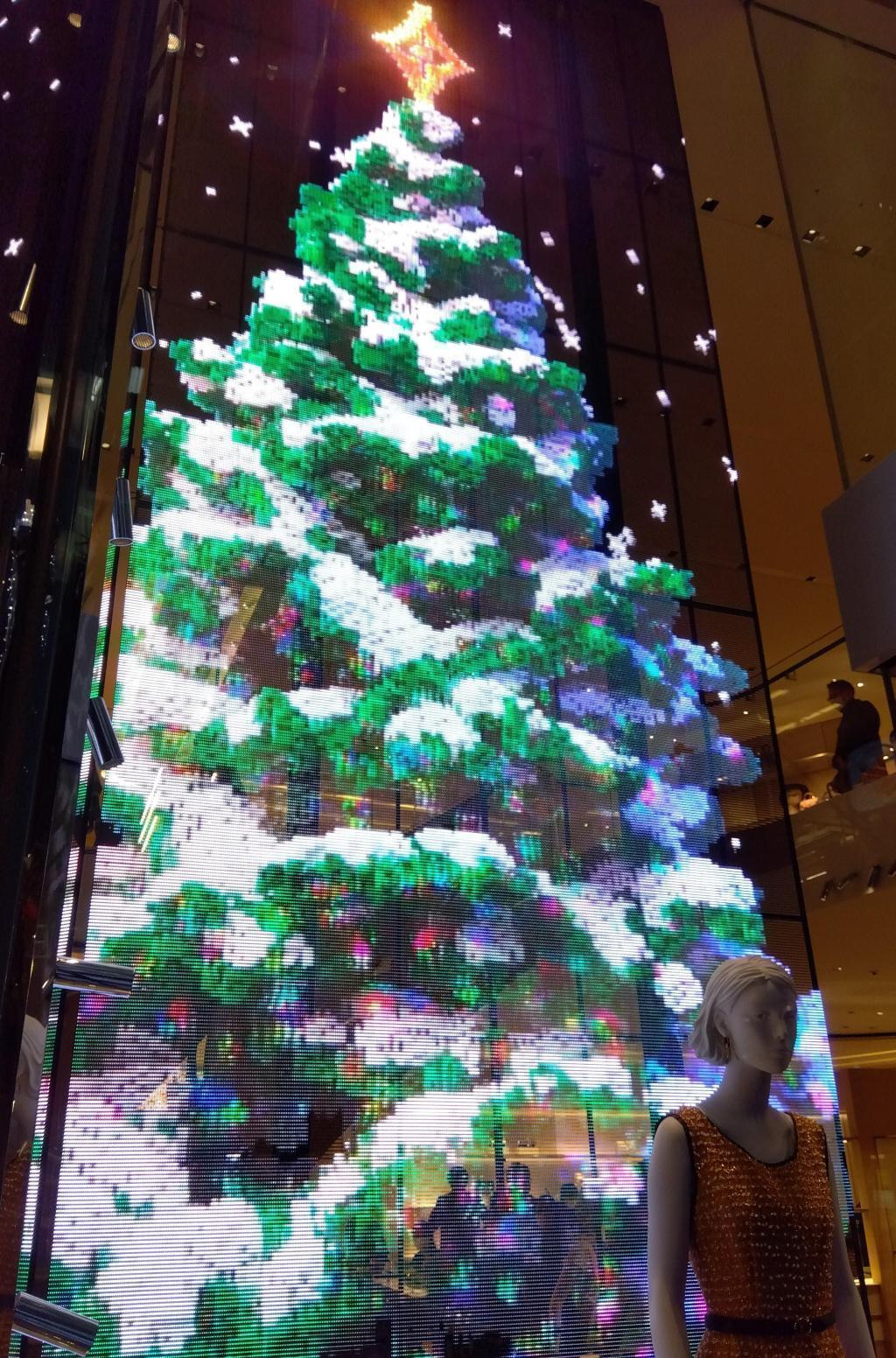 LOUIS VUITTON’s Christmas tree銀座聖誕節2022
