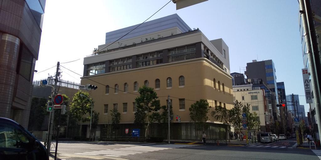 常盤國小的別館是配合本校舍的外觀用5層建築而成的。 在2019年度常盤學校校友會總會上,展示了147周年的常盤國小新別館校舍!