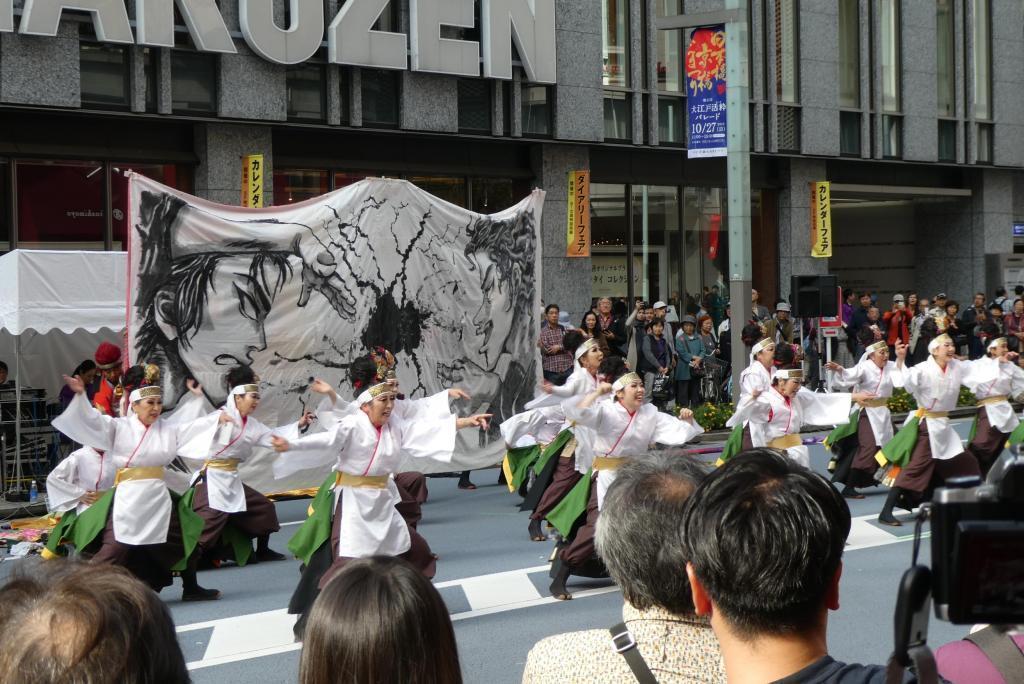  銀座舉行了黃金遊行。　
接著,29日在日本橋·京橋舉行了大江戶活粹遊行。