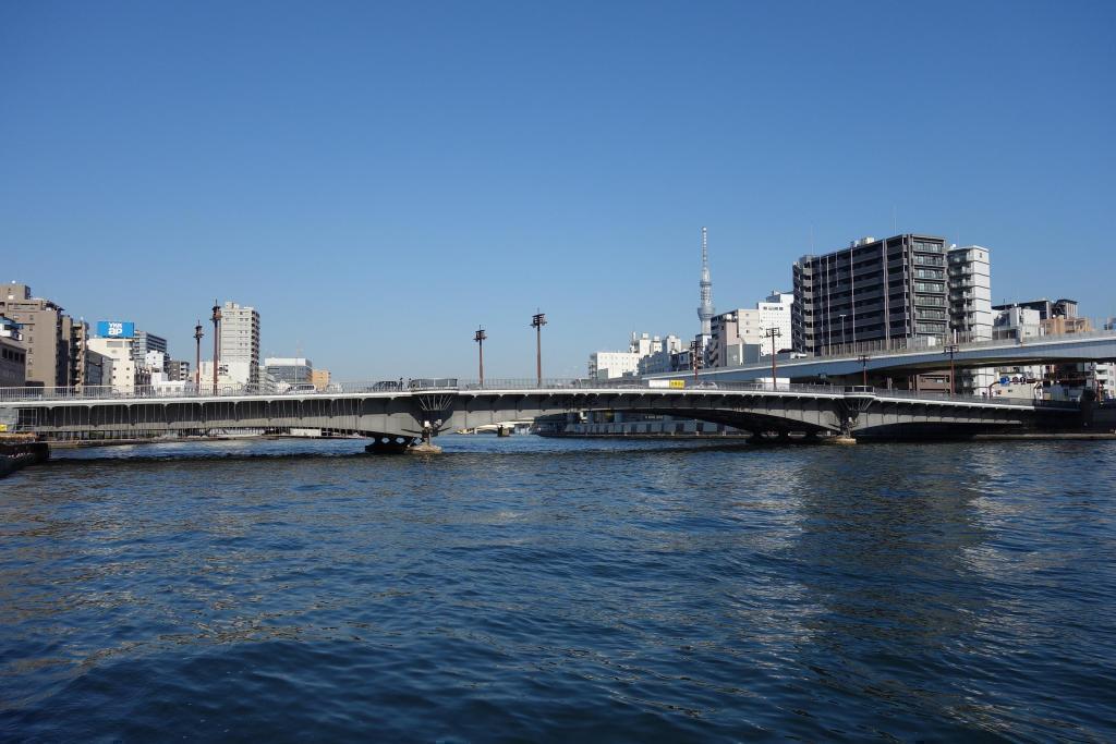 　 從隅田川露台看到的景觀<濱町公園～濱町河岸大道沿岸>