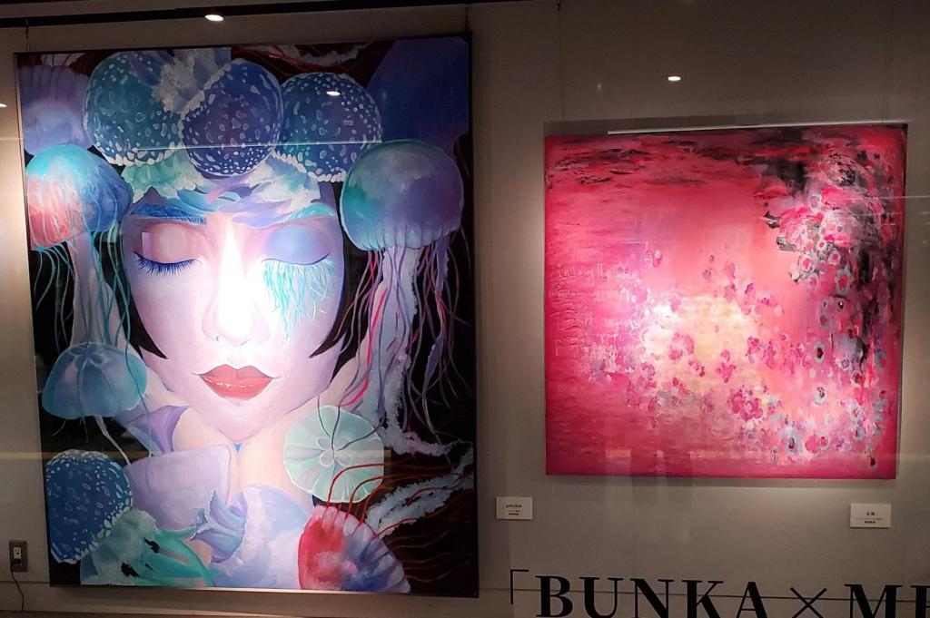 左:　鰈魚幹河野知紗
右:　心體渡部椋森BUNKA×METRO展第1期
　　～捷運銀座畫廊～