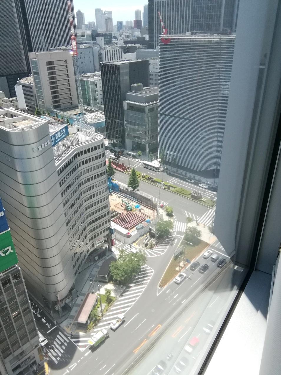  Looking up at high-rise building
　-仰望高層建築-3
　　～格蘭東京北塔～