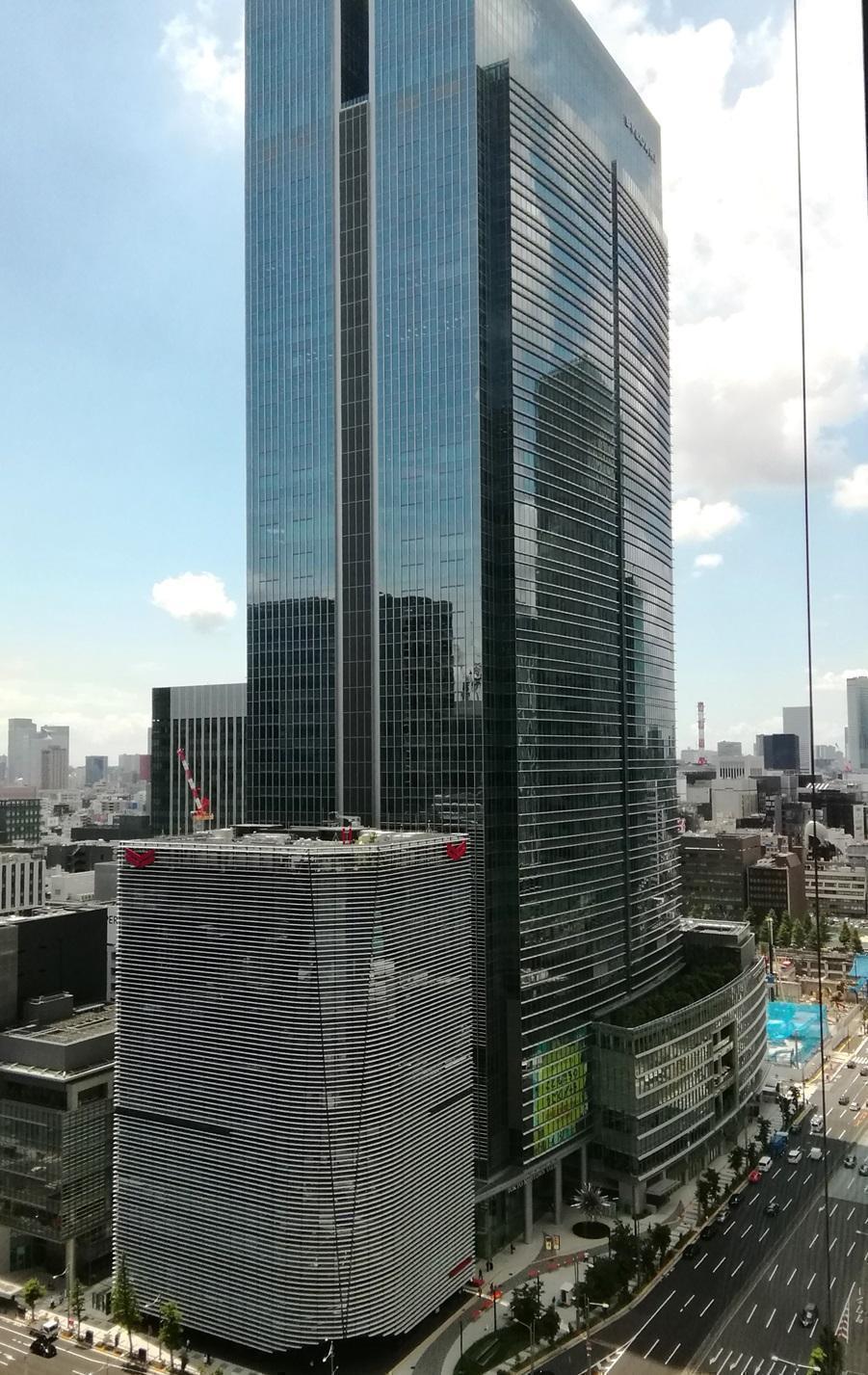  Looking up at high-rise building
　-仰望高層建築-3
　　～格蘭東京北塔～