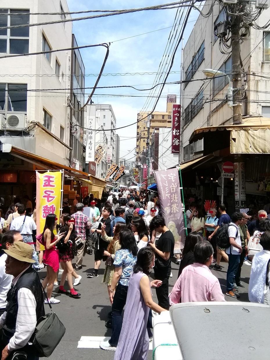 築地中通・波除通側(西南側)築地場外市場
　稍微往裡走一點,
　讓我們來看看吧!　後篇
　　～築地場外市場～