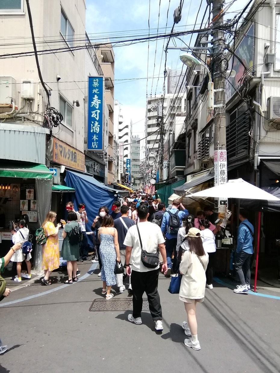 築地東通・波除通側(西南側)築地場外市場
　稍微往裡走一點,
　讓我們來看看吧!　後篇
　　～築地場外市場～