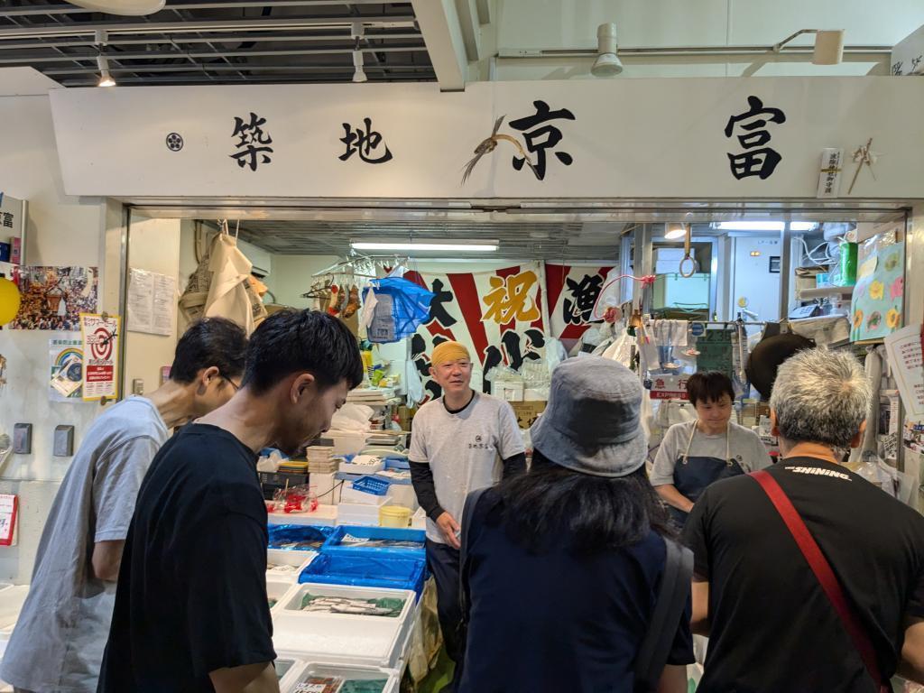 築地京富櫻和好的推薦散步2築地市場～波除稻荷神社～築地場外市場～築地本願寺～海幸橋棟購物午餐!