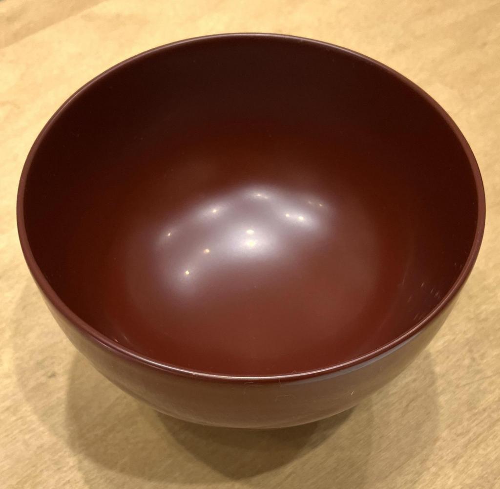 足量湯碗
每14,300日圓的漆器
　堀內亞理子的器皿展
　　～日本橋木屋總店izutuki～