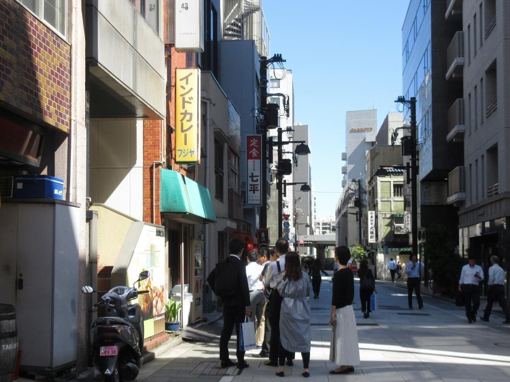  【日本橋室町】 自然小路的咖喱檯燈“印度咖喱富士屋”