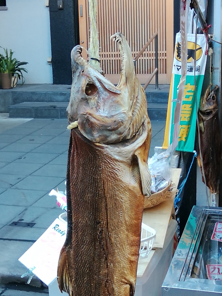 南部拐彎築地的“脾氣小姐”非常友好。
　～鮭魚店昭和食品～